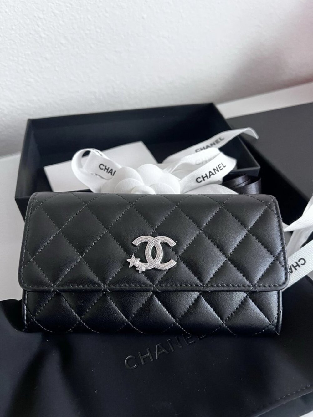 Chanel Wallet - Picture 2 of 6